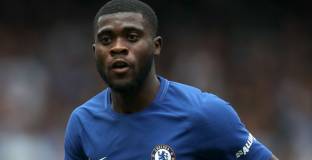 Сасуоло договори полузащитник на Челси 