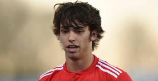 Атлетико предложи да включи Фелиш по сделката за Алварес