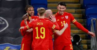 Изгониха трима от националния на Уелс за нарушаване на правилата