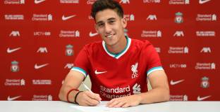 Цимикас ще продължи с Ливърпул 