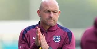 Карсли очаква да се върне към работа с младежите на Англия 