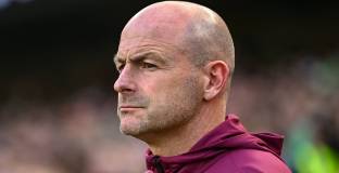 Карсли: Работата заслужава треньор от световна класа