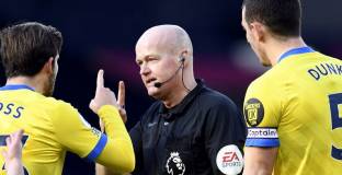 Смениха четвъртия съдия на мача на Ливърпул 