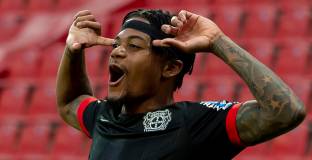 Леон Бейли напуска Байер