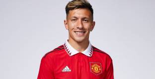 Лисандро Мартинес получи повиквателна, въпреки травмата