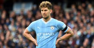 Стоунс вярва, че Ман Сити може да постигне требъл