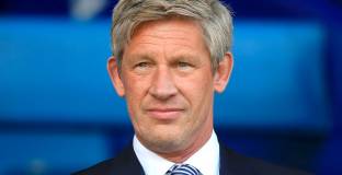 Евертън продължи с Брандс