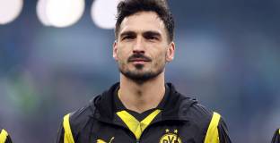 Брайтън установи контакт с Матс Хумелс