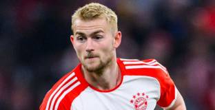 Де Лигт има интерес да премине в Ман Юнайтед