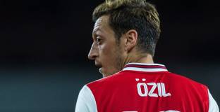 Нойер: Йозил винаги е искал да се весели и да играе футбол