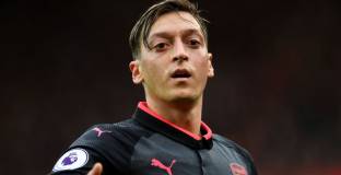 Венгер: Йозил иска да остане