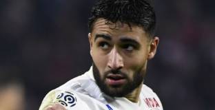 Президентът на Олимпик Лион предупреди Ливърпул за Фекир 