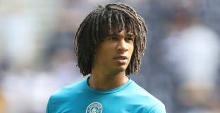   Челси ще се опита да подпише със защитник на Ман Сити 