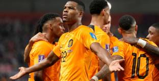 Нидерландия е първият четвъртфиналист на Световното (видео)