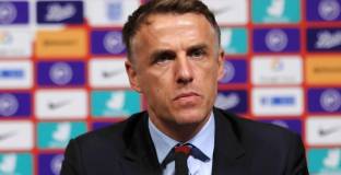 Клубът на Бекъм преговаря с Фил Невил