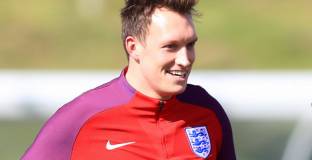 Фил Джоунс получи травма на бедрото 