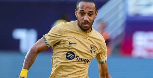   Челси и Барса не могат да се разберат за Обамеянг 