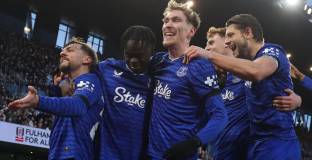 Евертън с обрат срещу Фулъм (видео)