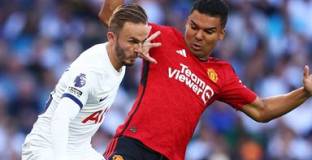 Карагър разкритикува халфовата линия на Ман Юнайтед