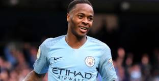 Стърлинг е играч на месеца в Англия