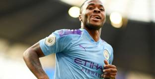 Шави вижда в Стърлинг наследник на Меси и Роналдо