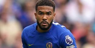  Микел се усъмни в лидерските качества на Джеймс