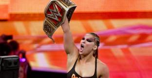 Ронда Раузи покори и WWE - спечели титлата при жените