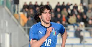 Барселона е готова да даде двама и 60 милиона за Тонали 