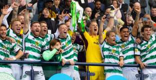 Селтик вдигна Купата на Шотландия след успех над Рейнджърс