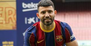 Агуеро няма да напуска Барселона