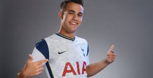 Регилон е уверен, че Тотнъм ще спечели трофей през този сезон