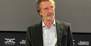 Сър Джим: Ман Юнайтед похарчи много, но не се представи добре