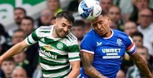 Рейнджърс и Селтик поделиха по два гола и по точка в голямото дерби на Шотландия