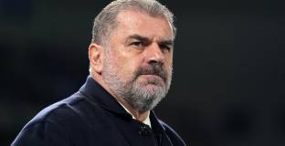 Постекоглу се дистанцира от слуховете за Ливърпул 