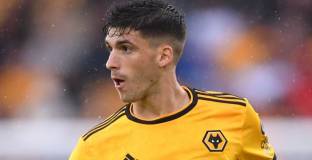 Ливърпул и Барселона се интересуват от защитник на Уулвс