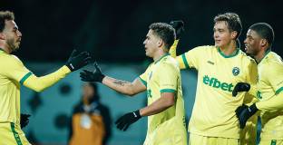 Лудогорец закри годината в родния шампионат с победа над Берое (видео)