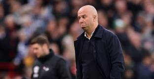 Слот коментира поведението на Симеоне