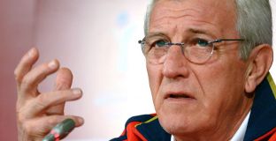 Липи остана начело на националния на Китай 