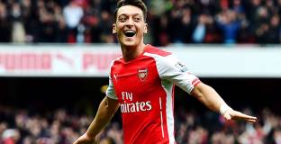 Юнайтед има намерение да се бори за Йозил