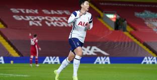 Ливърпул с късна победа над Тотнъм (видео)