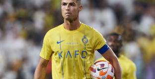 Стотици фенове прекъснаха тренировката на Ал-Насър