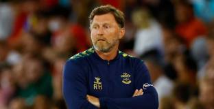 Хазенхютъл е заплашен от уволнение 