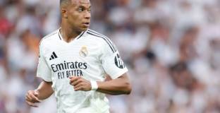 От Барса коментираха формата на Мбапе