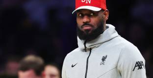 Съсобственикът на Ливърпул ЛеБрон: Всичките ми молитви са за близките на Жота  