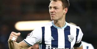 Сити ще се опита да купи Еванс или Мартинес 