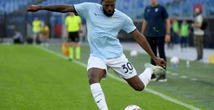 Лацио закупи правата на Тавареш