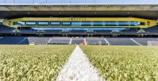 Старата госпожа ще накаже Йънг Бойс