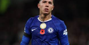 Челси търси заместник на Енцо Фернандес, три имена са в списъка
