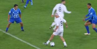 Стоичков блести на терена в Мача на мира (видео)