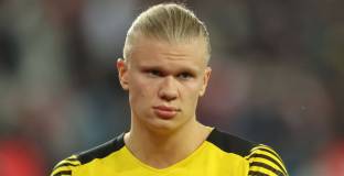  Ман Сити съгласува контракта с Холанд